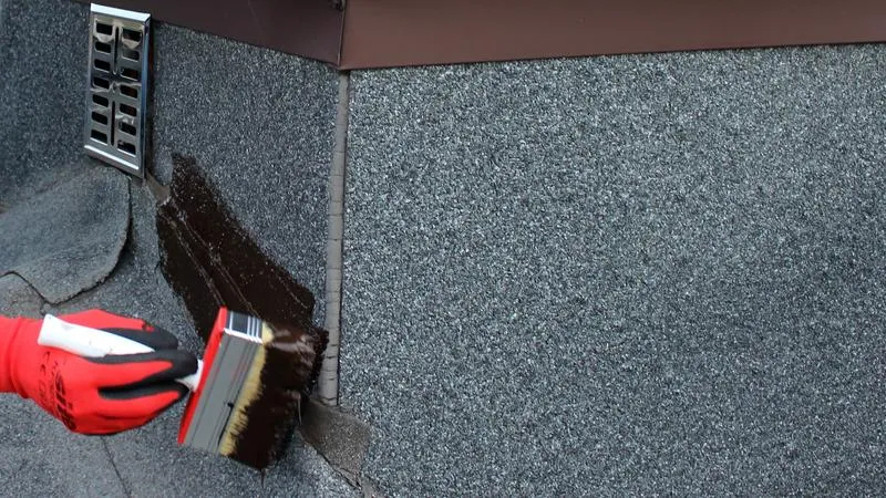 Masa bitumiczna do izolacji fundamentów – co wpływa na jej cenę?