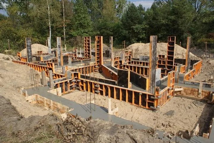 Praktyczne przykłady zastosowania fundamentów bezpośrednich w budownictwie