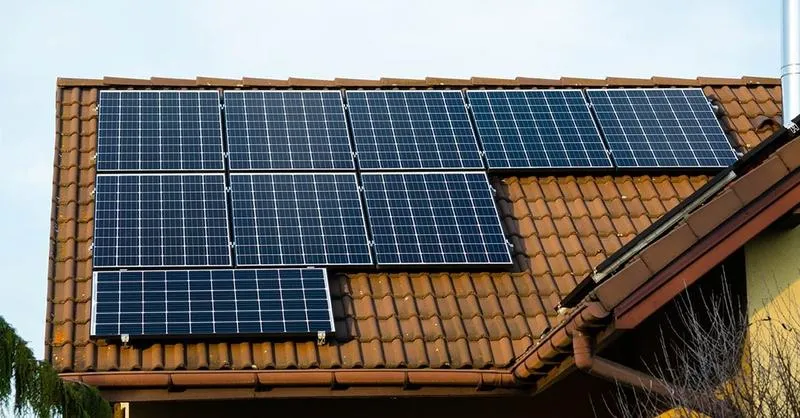 Przewodnik krok po kroku: Jak zbudować efektywną instalację fotowoltaiczną