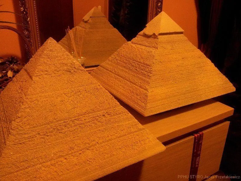 Piramida ze styropianu krok po kroku